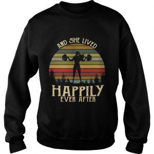 Sweatshirt Weightlifting and she lived happily ever after retro shirt