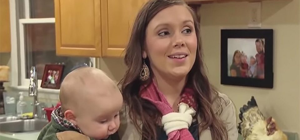 It’s a girl! Anna Duggar reveals sex of baby No. 6 with Josh during beehive gender reveal
