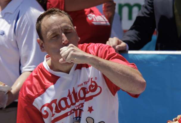 Hot dog champion Joey Chestnut blasts sportswriter for criticizing competitive eating