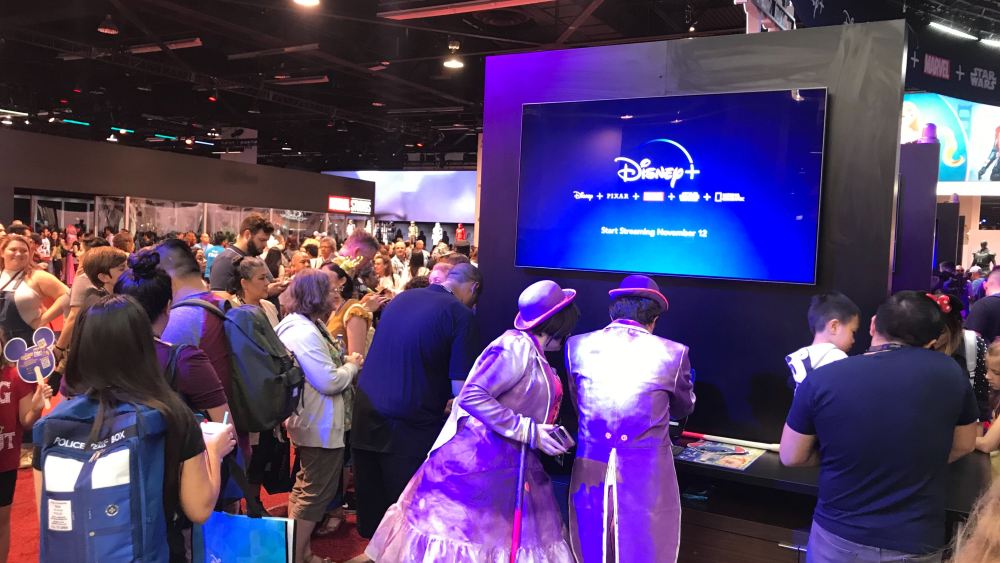 Fans Line Up to Subscribe to Disney Plus at D23