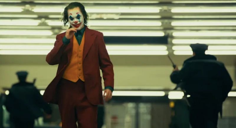 Joaquin Phoenix kills in official ‘Joker’ trailer