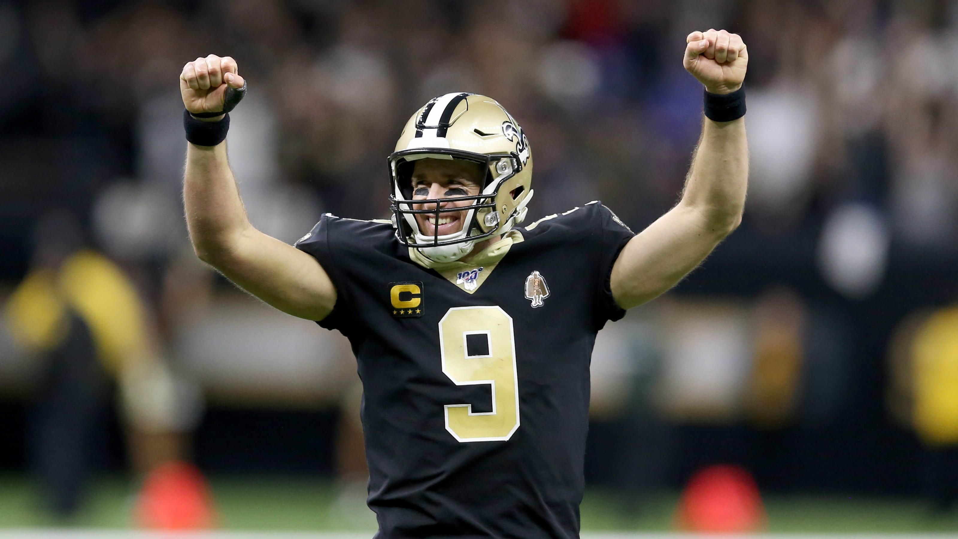 Drew Brees breaks Peyton Manning’s NFL record for career passing touchdowns
