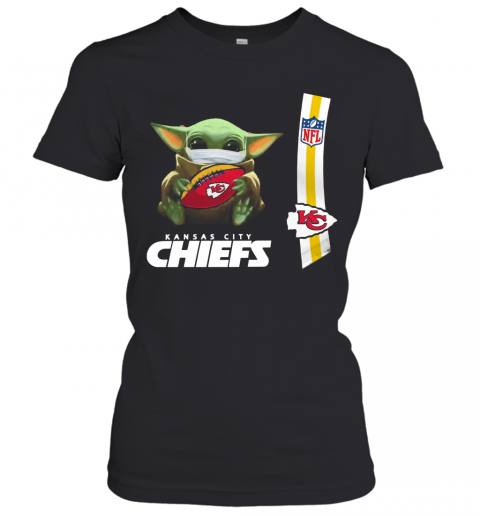 Baby Yoda Mask Hug Kansas City Chiefs Ball NFL T-Shirt Classic Women's T-shirt