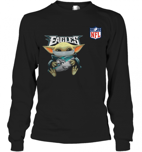 Baby Yoda Mask Hug Philadelphia Eagles Ball NFL T-Shirt Long Sleeved T-shirt 