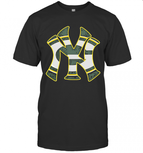 New York Yankees And Green Bay Packers T-Shirt Classic Men's T-shirt