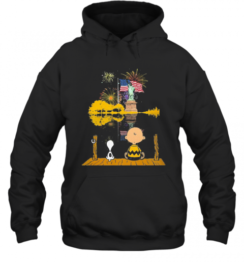 Snoopy And Charlie Brown Firework American Flag Independence Day T-Shirt Unisex Hoodie