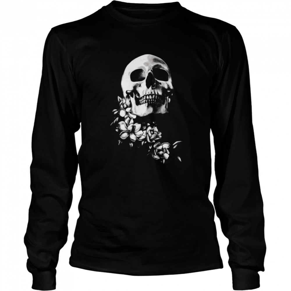 Skull And Magnolia Flowers BW Day Of The Dead Long Sleeved T-shirt