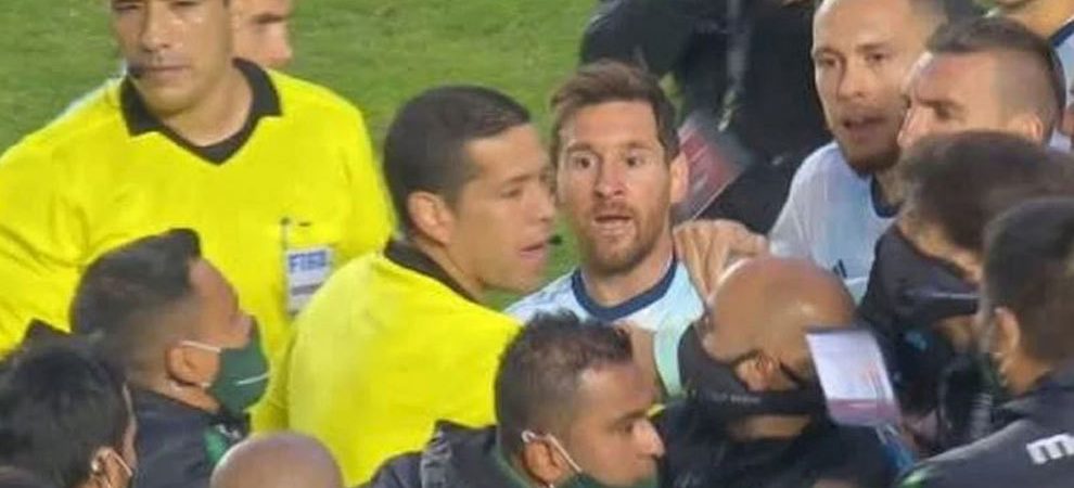 Fight in Bolivia-Argentina: Messi is reminded that they got six, Leo loses the papers with the “pelado” … and Kun encourages his teammate to mess it up