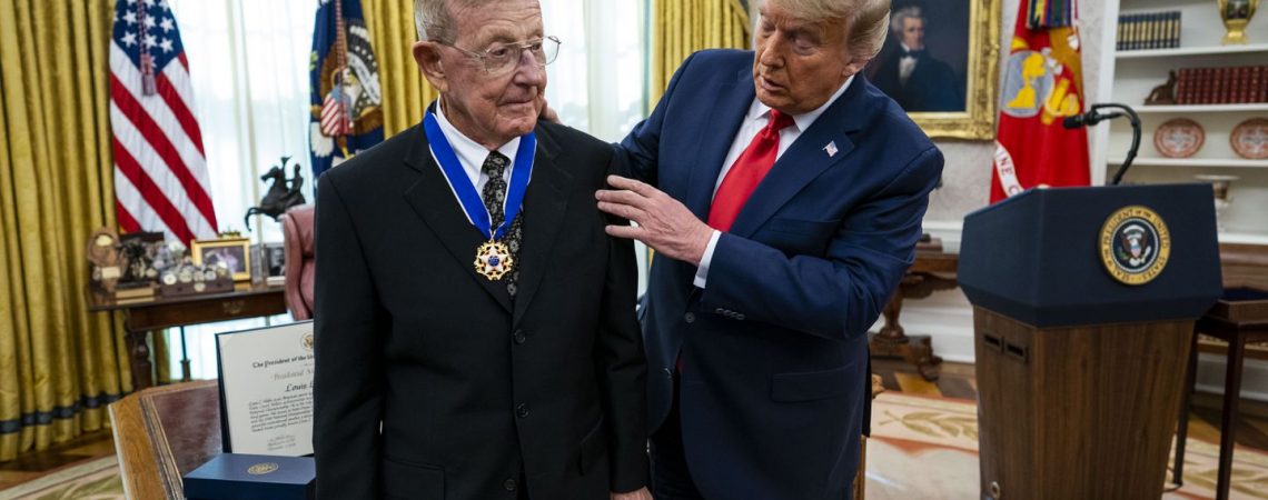 Lou Holtz receives Presidential Medal of Freedom from President Donald Trump