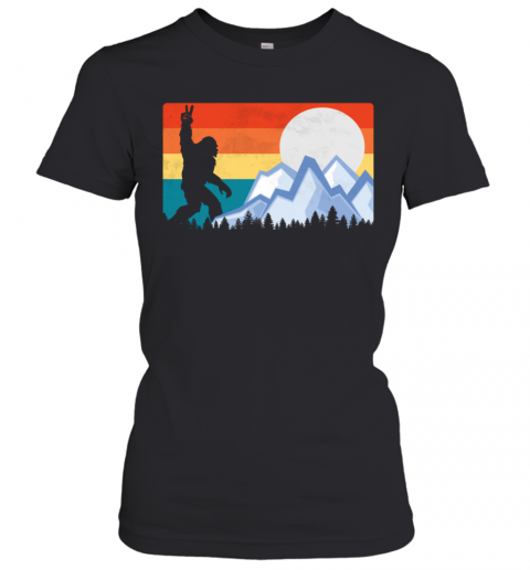 Vintage Bigfoot Sunset Hiking Outdoors Wilderness T-Shirt Classic Women's T-shirt