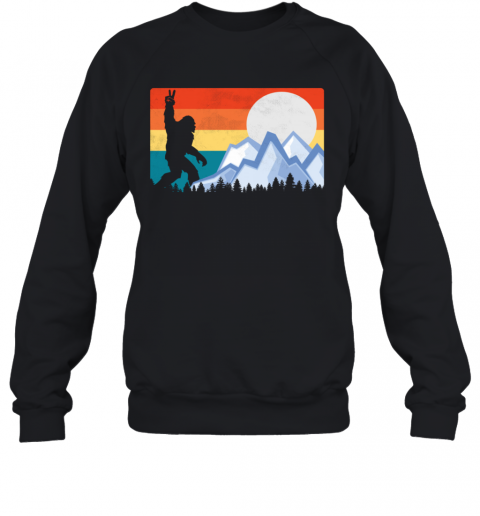Vintage Bigfoot Sunset Hiking Outdoors Wilderness T-Shirt Unisex Sweatshirt
