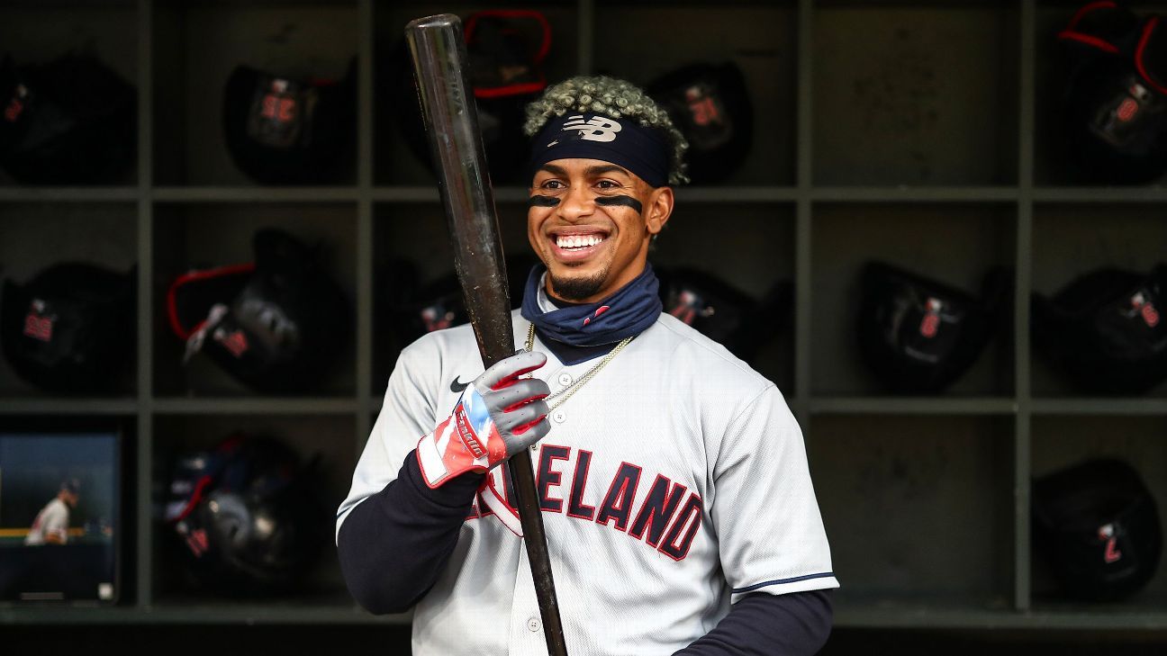 New York Mets acquire Francisco Lindor, Carlos Carrasco from Cleveland Indians in blockbuster deal