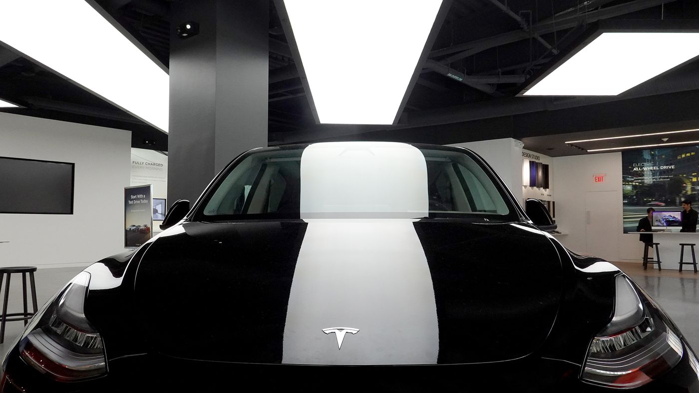 Tesla’s valuation tops $1 trillion after Hertz’s plan to buy 100,000 Tesla EVs