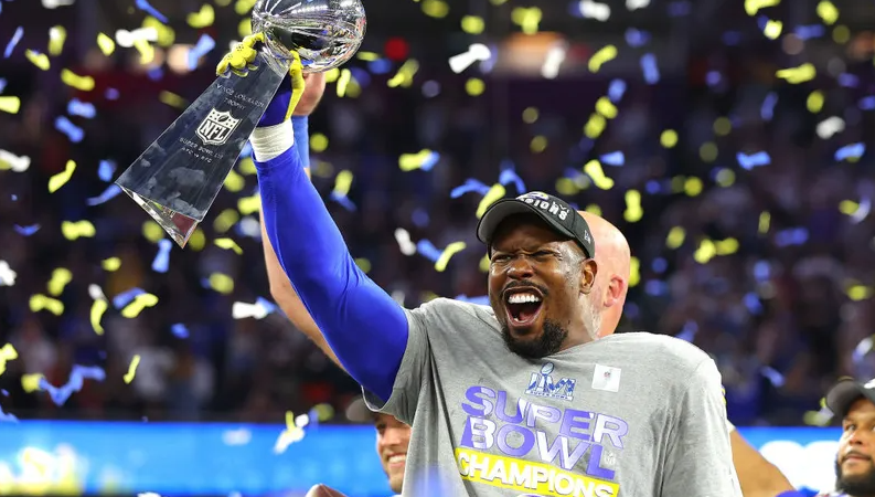 Von Miller signing with Bills on six-year, $120M deal; Buffalo also adds TE O.J. Howard