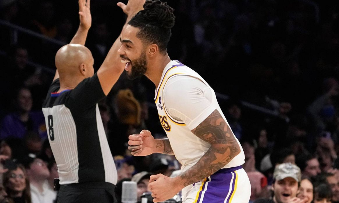 D’Angelo Russell stays hot with 34 points as Lakers roll past Portland